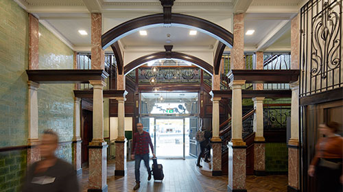 weekend in the city - Roomzzz Corn Exchange Manchester